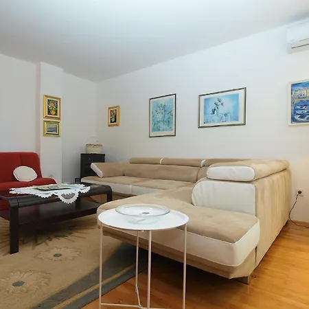 Ferienhaus Fuer 8 Personen Ca 130 Qm In Pula-fondole, Istrien Istrische Riviera Štinjan