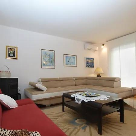 Ferienhaus Fuer 8 Personen Ca 130 Qm In Pula-fondole, Istrien Istrische Riviera * Štinjan