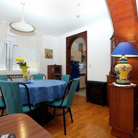 Ferienhaus Ferienhaus Fuer 8 Personen Ca 130 Qm In Pula-fondole, Istrien Istrische Riviera *