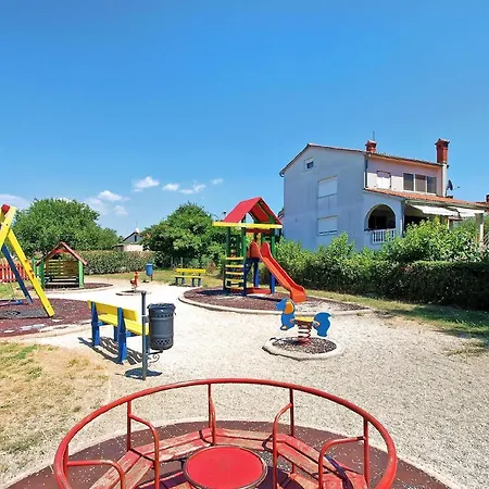 Ferienhaus Ferienhaus Fuer 8 Personen Ca 130 Qm In Pula-fondole, Istrien Istrische Riviera