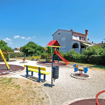 Ferienhaus Fuer 8 Personen Ca 130 Qm In Pula-fondole, Istrien Istrische Riviera